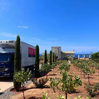 Φορτηγό VNT ΜΕΤΑΦΟΡΙΚΗ στη Μάνη
