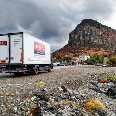 Φορτηγό VNT ΜΕΤΑΦΟΡΙΚΗ στη Μονεμβασιά